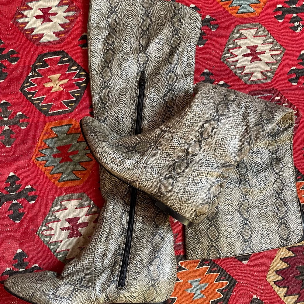 Faux Snakeskin Over Knee Wedge Boots sz 7 Women’s Retro Go Go 70s Euro HTF Rare